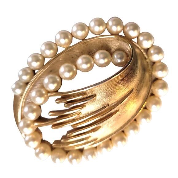 Signed Crown Trifari  Brooch Vtg Faux Pearls Goldtone Abstract Pin MCM 50s 60s - Picture 2 of 5